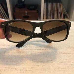 Ray Bans Wayfarer Style Hunter Green Sunglasses